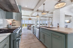 Fridge, microwave, oven, stovetop - PRIVATE LUXURY BEACHFRONT HOME! (Alligator Point)