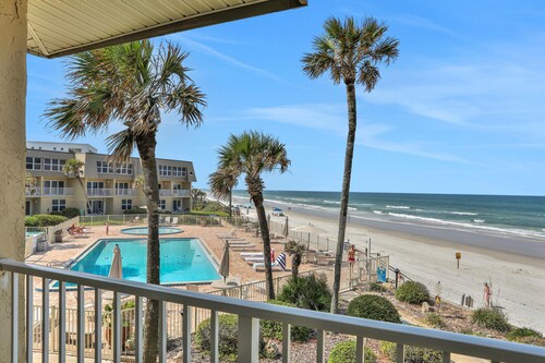 Ocean Spray, Direct Beach Front, High End Vacation,Snow Bird Special WINTER 2025