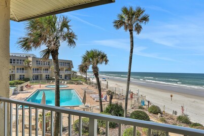 Ocean Spray, Direct Beach Front, High End Vacation,Snow Bird Special WINTER 2025