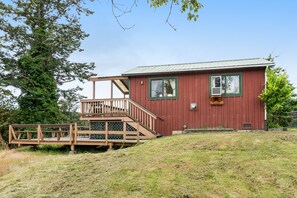 Hytte, 1 soverom, spabadekar, utsikt mot bukt (Deer Harbor Cottage on the Bluff) | Eksteriør