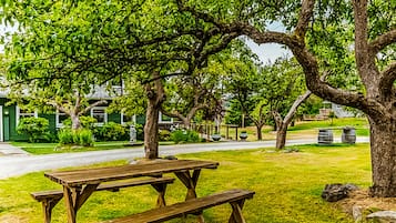 Cabin, 1 Bedroom, Hot Tub, Bay View (Deer Harbor Cottage on the Bluff) | Property grounds