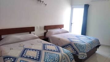 Habitación básica | Escritorio, wifi gratis y ropa de cama