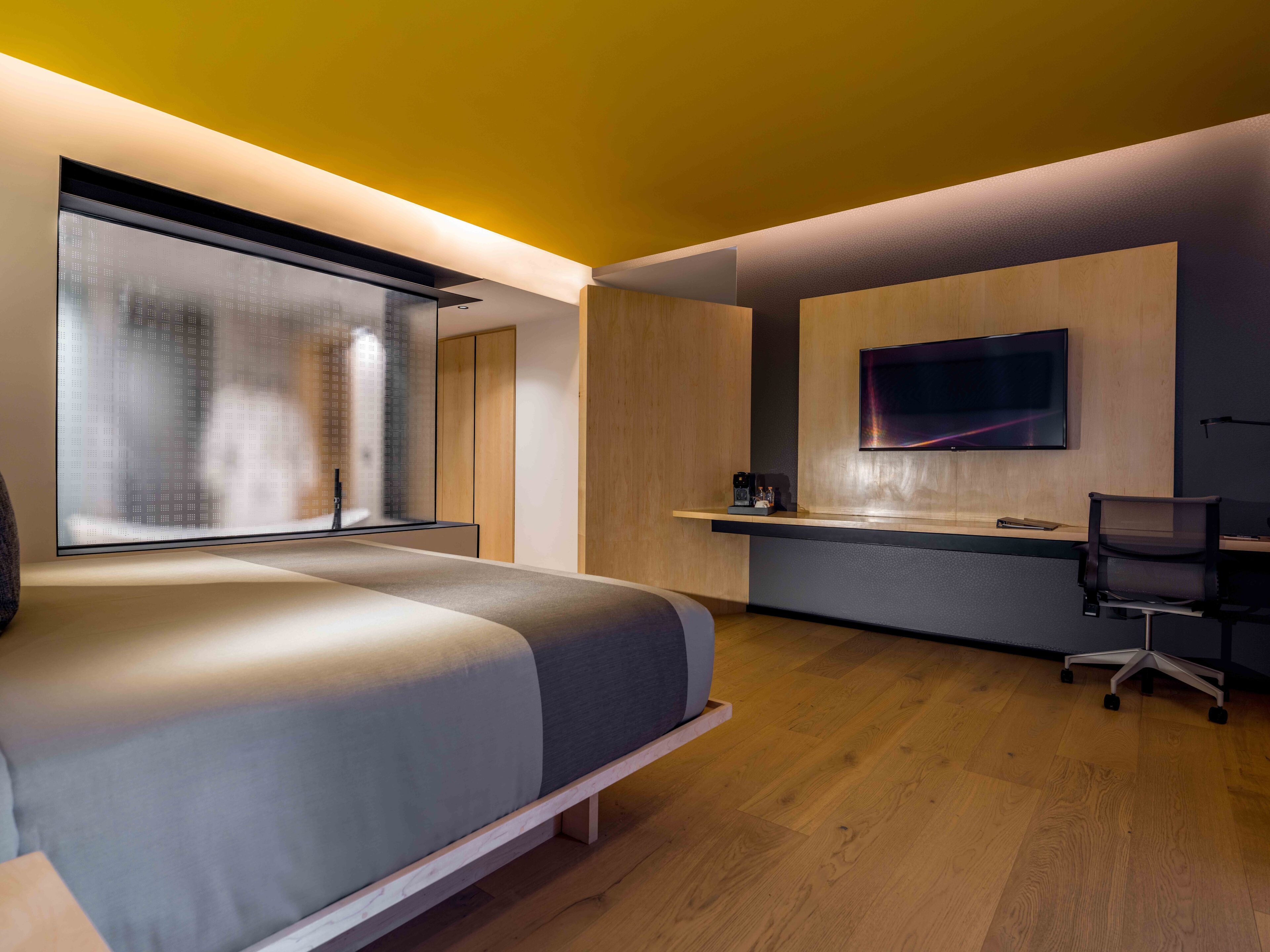 suite | minibar, in-room safe, desk, iron/ironing board