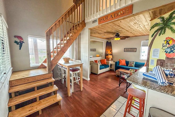 TV - Cozy Coastal Condo w/ a Shared Pool, Free WiFi, Private Washer/Dryer, & A/C (Panama City Beach)