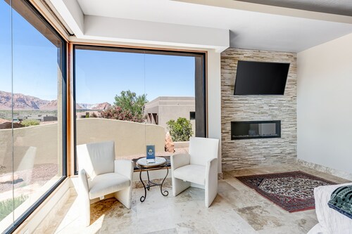 Modern Casita Near Snow Canyon w/ Amazing Views & Sunny Patio