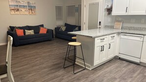 Living area - Beautiful Oceanview House in Ocean Lakes (Myrtle Beach)