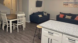 Dining - Beautiful Oceanview House in Ocean Lakes (Myrtle Beach)