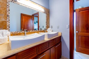 Condo, 1 Bedroom, Ocean View | Bathroom | Hair dryer, towels, soap, shampoo - 1-Bedroom Ocean-View Condo with Pool (Cabo Velas)