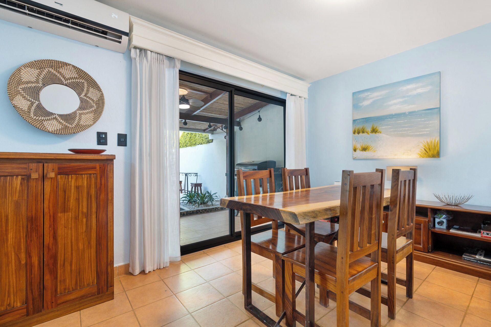 غرفة لتناول الطعام