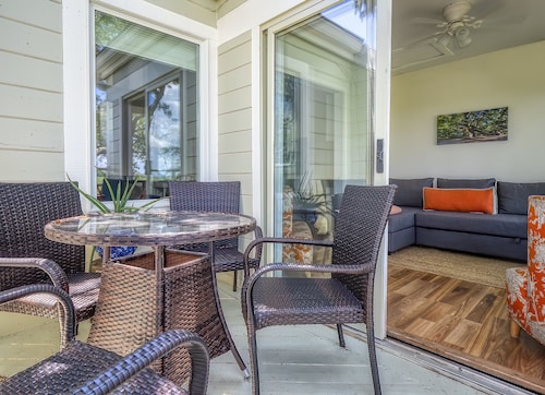 Dazzling Sunsets! Sleeps 4+!  Pet Friendly! Amenity Access Available for purchase!