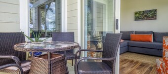 Dazzling Sunsets! Sleeps 4+!  Pet Friendly! Amenity Access Available for purchase!