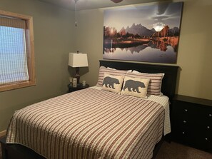 4 bedrooms, iron/ironing board, free WiFi, bed sheets