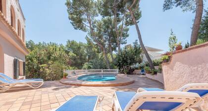 Stunning Villa "Costa de Blanes" with Pool, Terrace, Wi-Fi & Air Conditioning