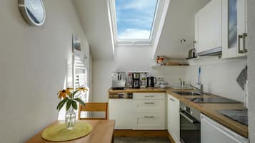 KĂŒhlschrank, Ofen, Herdplatte, GeschirrspĂŒler