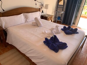 4 Schlafzimmer, Bügeleisen/Bügelbrett, kostenloses WLAN, Bettwäsche