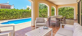 Impresionante casa de vacaciones "Villa Paula" con terraza, jardín, piscina y Wi-Fi