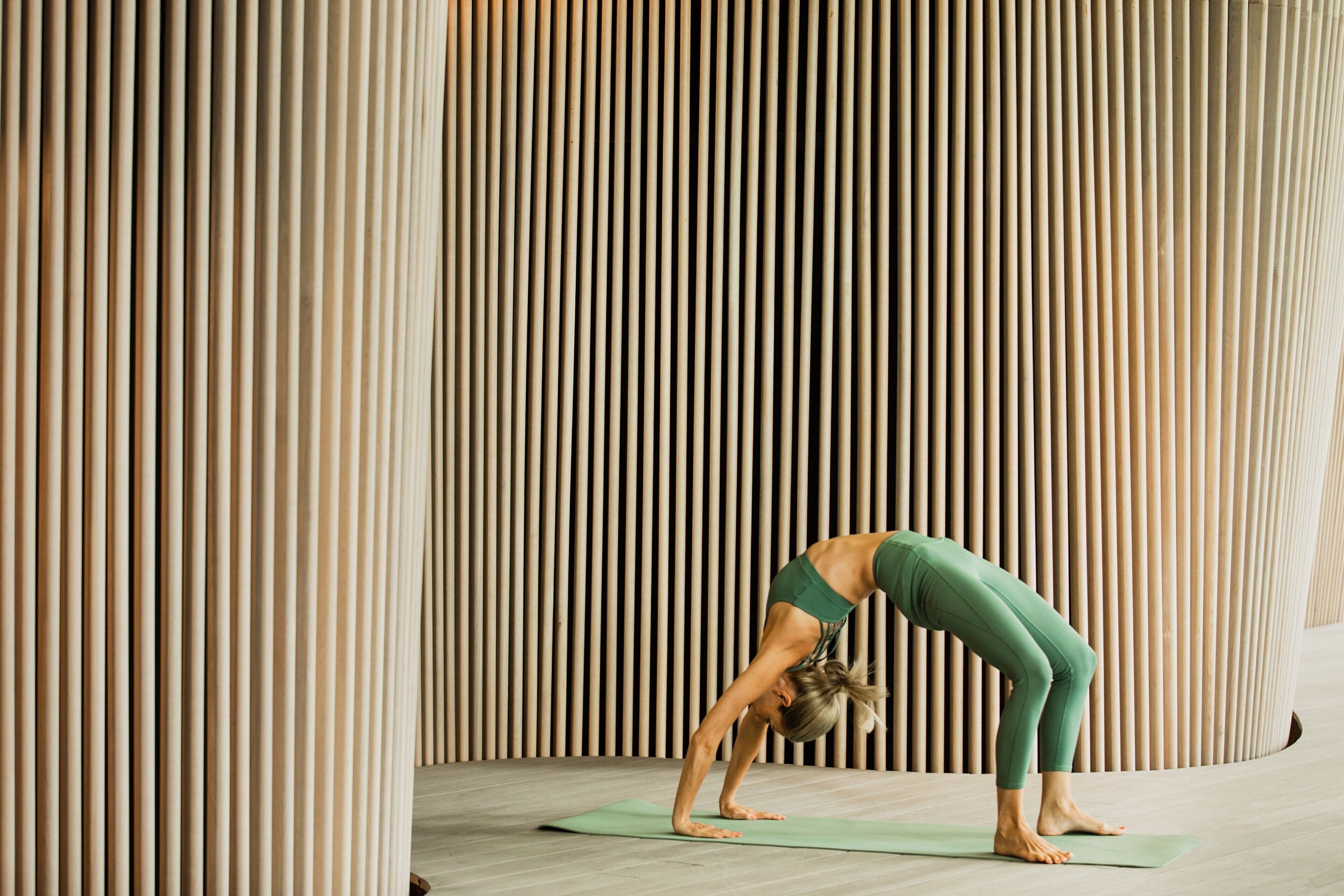 indoor pool, pool loungers