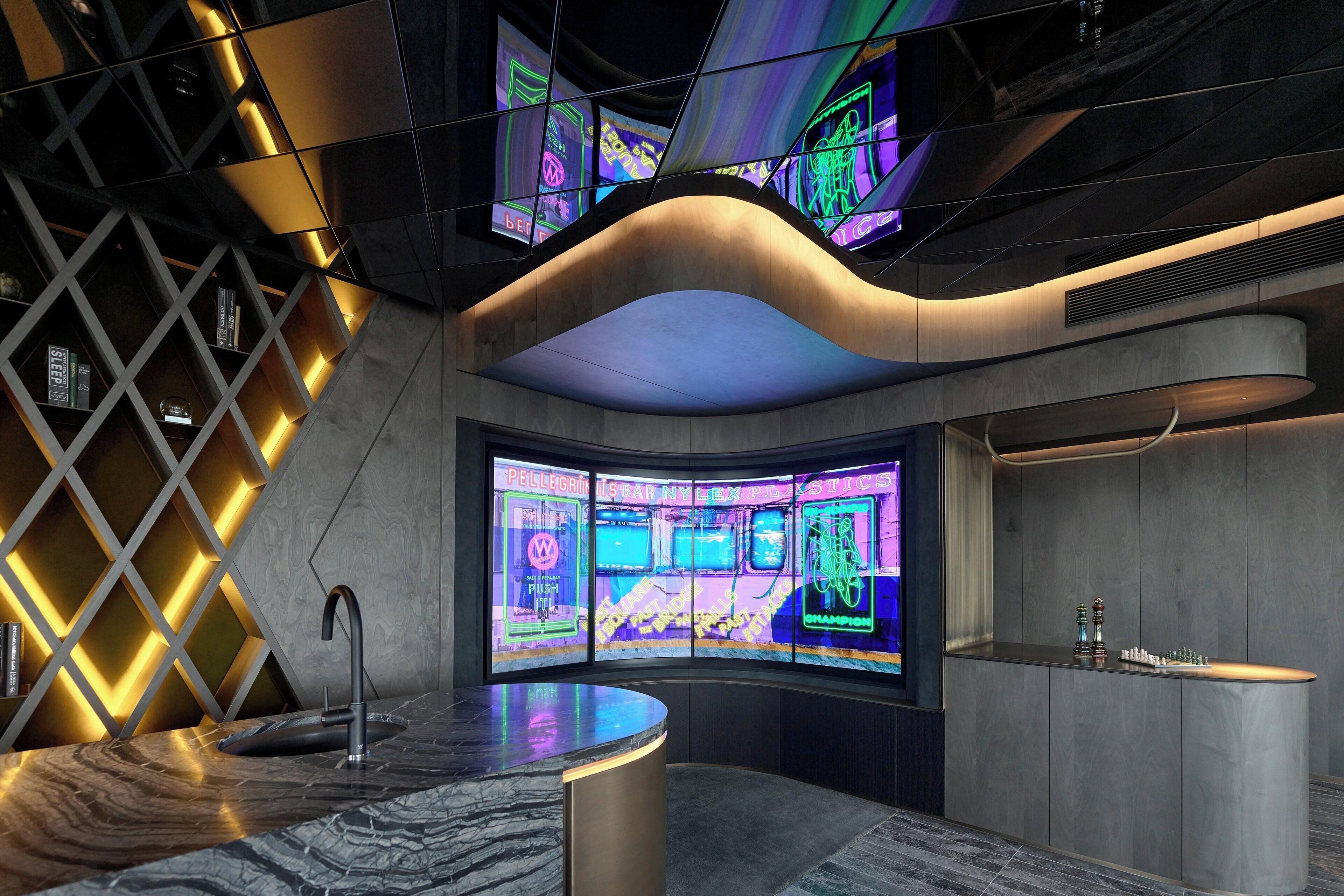 suite, 1 king bed, non smoking, balcony | 1 bedroom, premium bedding, minibar, in-room safe