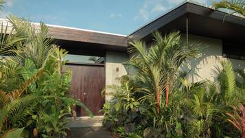 Pool Villa 2 Bedroom | Private kitchen | Mini-fridge, coffee/tea maker, electric kettle
