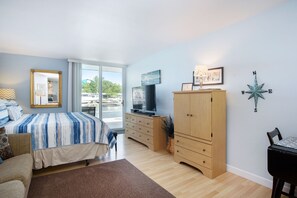 Iron/ironing board, internet, bed sheets