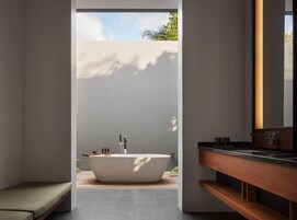 4 br beach pool villa | Bathroom | Free toiletries, hair dryer, bathrobes, slippers