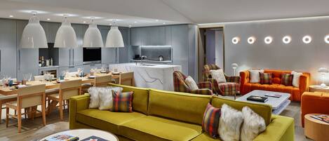 客房, 3 间卧室, 阳台 | 客厅 | 55-英寸纯平电视(配备卫星频道)、电视、壁炉