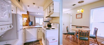 Drifting to Driftwood- Wyndam Resort Condo on Golf Course! New 75" TV!