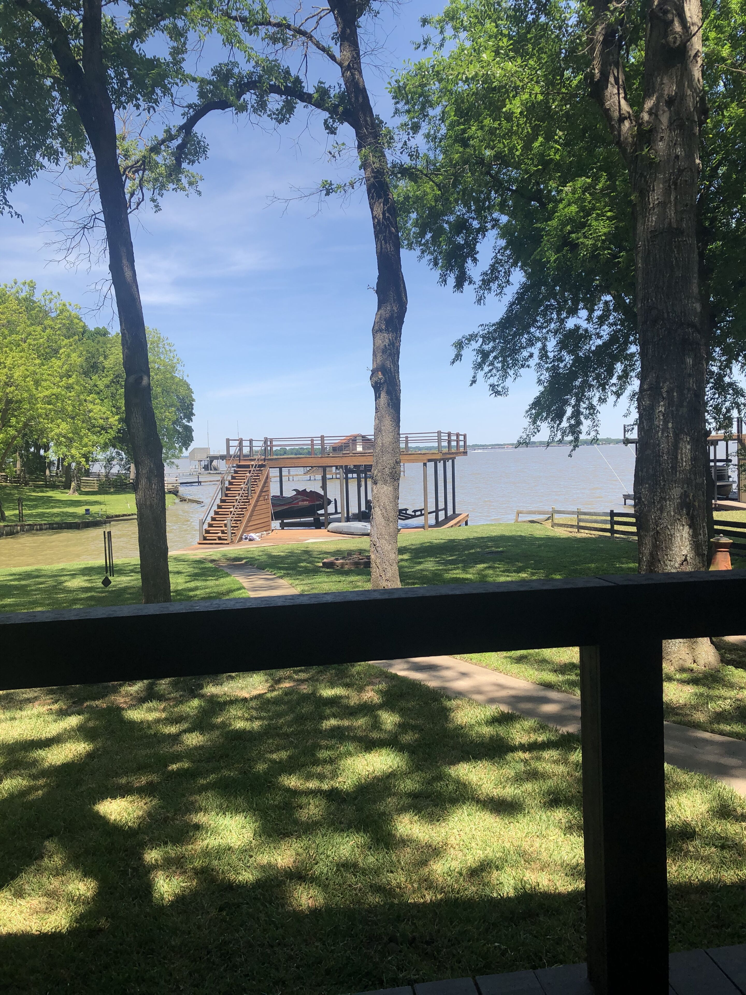 Great House on Lake with Swimming, Fishing and Boating