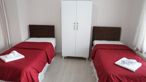 Bureau, chambres insonorisées, Wi-Fi gratuit, draps fournis