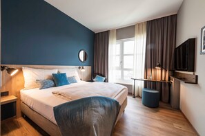1 chambre, coffres-forts dans les chambres, bureau, lit parapluie