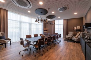 Unclassified image, 4 of 12, button - Relax - HARBR. Hotel Heilbronn (Heilbronn)