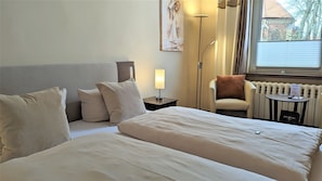 1 bedroom, travel cot, WiFi, bed sheets