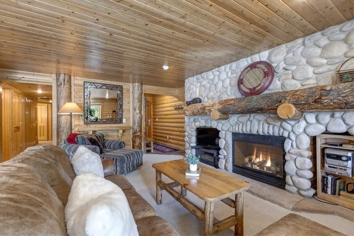 TV, fireplace, offices