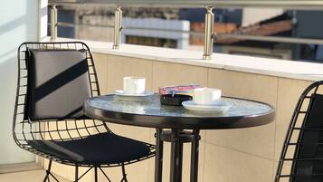 Standard Double Room Single Use, 1 Queen Bed, City View | Premium bedding, down comforters, Select Comfort beds, free minibar