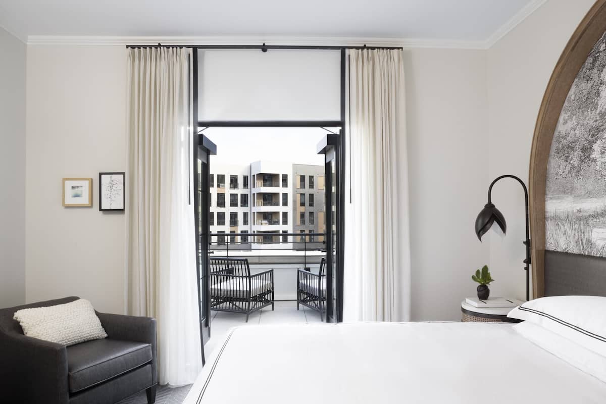 premium room, 1 king bed, balcony (neighborhood view) | room amenity