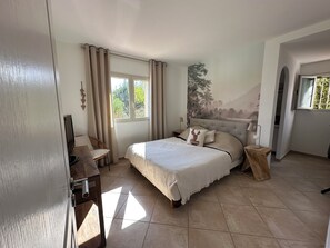 3 bedrooms, iron/ironing board, free WiFi