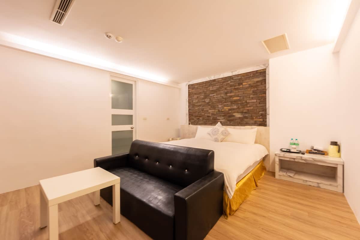 Doppia Comfort, 1 letto king | Minibar, una scrivania, tende oscuranti, Wi-Fi gratuito