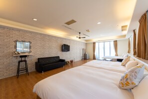 Family Room, 2 Bathrooms | Minibar, desk, blackout drapes, free WiFi - Lanhiwan Inn (Hengchun)