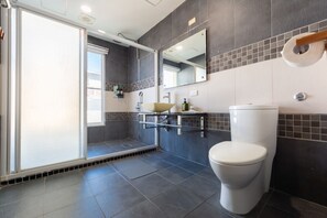 Double Room with Ocean View | Bathroom - Lanhiwan Inn (Hengchun)