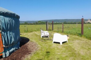 Property grounds - Beautiful Rural Yurt With Wood Fired hot tub (Wincanton)