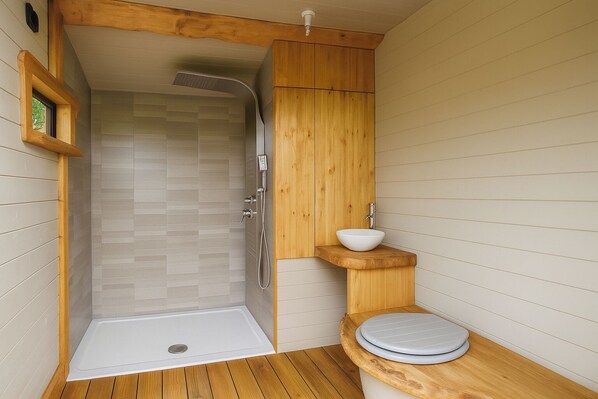 Shower, towels