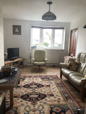 Hus | Oppholdsrom | En 30-tommers TV med digitale kanaler