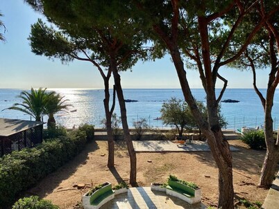 Fronte Mare - Facing the sea