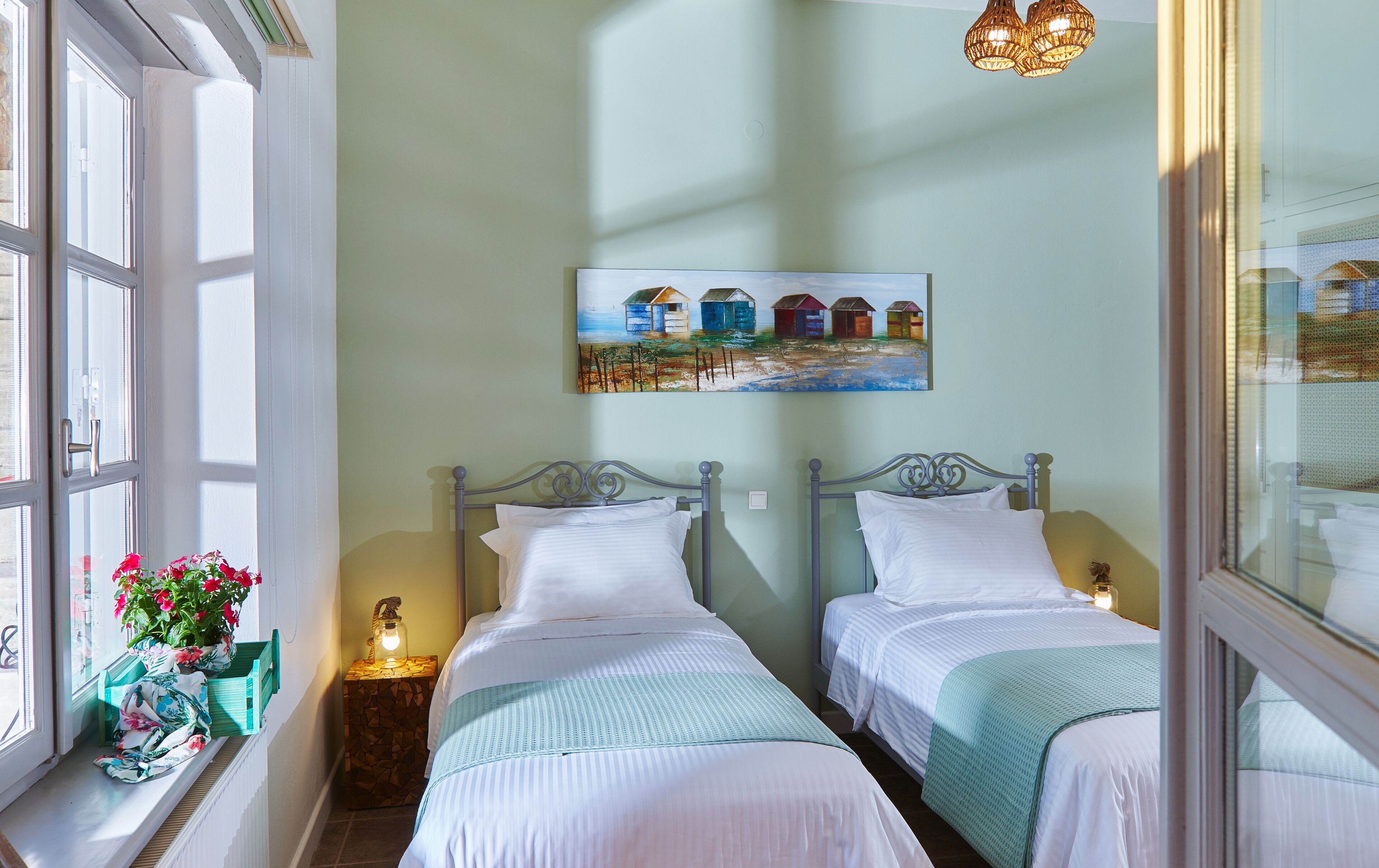 4 bedrooms, in-room safe, desk, iron/ironing board