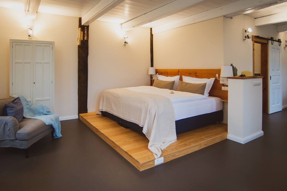 Egyptian cotton sheets, premium bedding, pillow-top beds, soundproofing