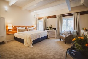 Egyptian cotton sheets, premium bedding, pillow-top beds, soundproofing