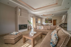 TV, fireplace, DVD player