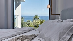 4 bedrooms, iron/ironing board, free WiFi