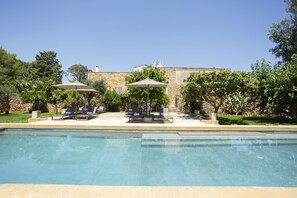 Piscine extérieure, piscine chauffée