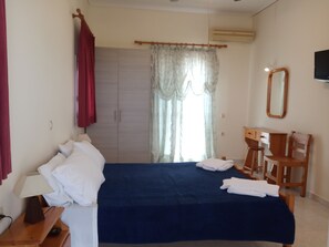 Appartamento Standard | Postazione laptop, Wi-Fi gratuito, lenzuola